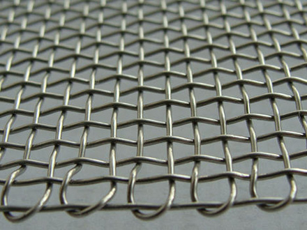 <a href=http://m.xamingma.com target='_blank'>軋花網</a>在石油鉆井平臺防護的應用案例